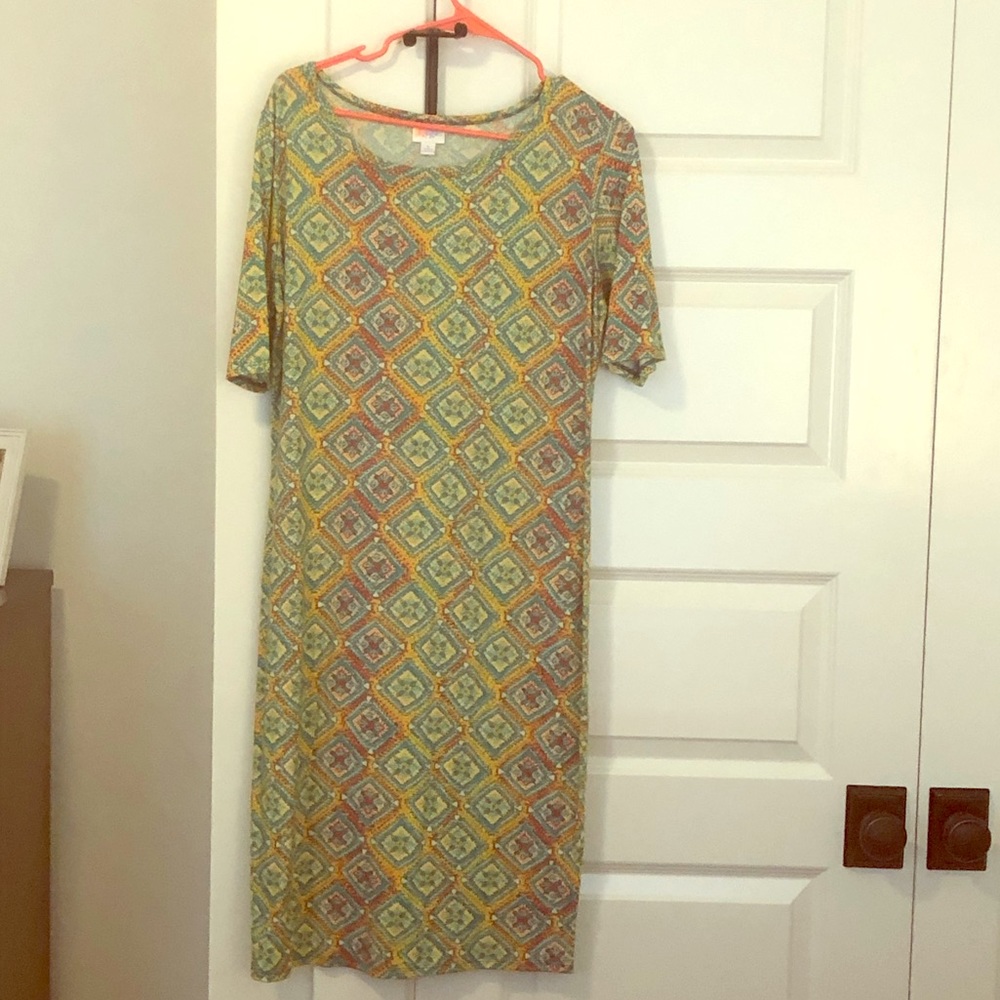 LuLaRoe Julia.